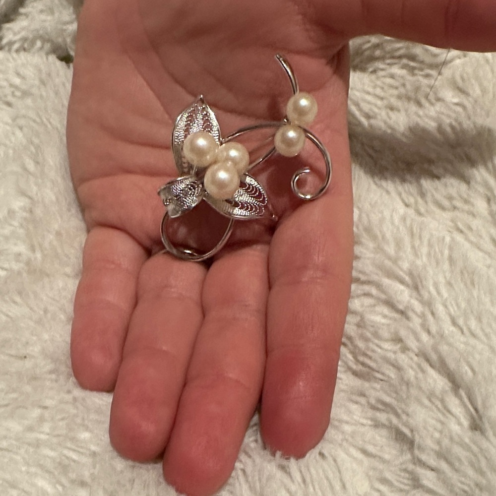 Elegant Silver and Pearl Floral Brooch